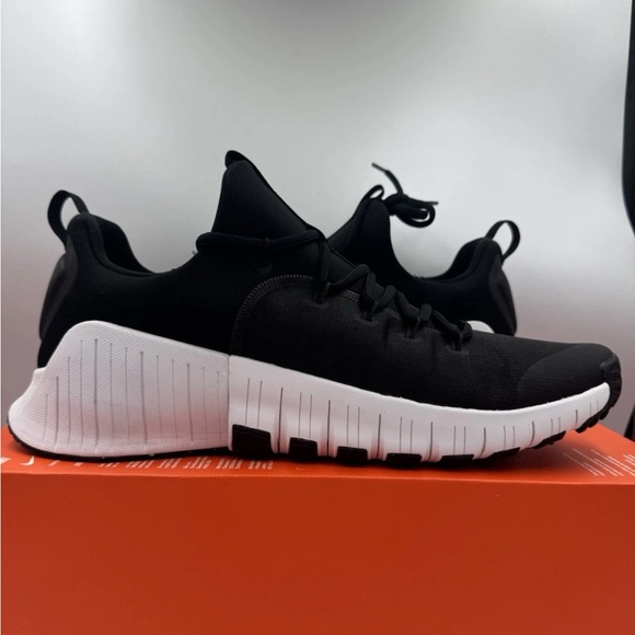 Nike Free Metcon 6 Black White BRAND NEW Multiple Sizes - Picture 5 of 7